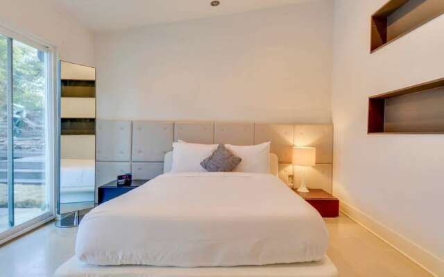 Ultimate Escape w/ Basketball Court by Domio