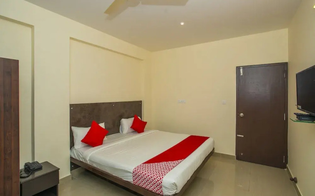 OYO 19524 Maruthi Home Stays 2