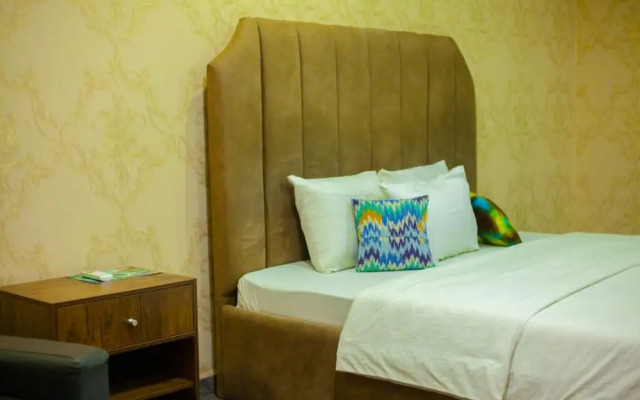 Ronkibog Crystal Hotel & Suites