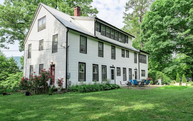 Black Mountain Inn