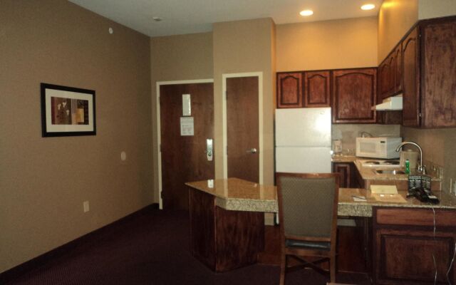 Best Western Plus Hannaford Inn & Suites