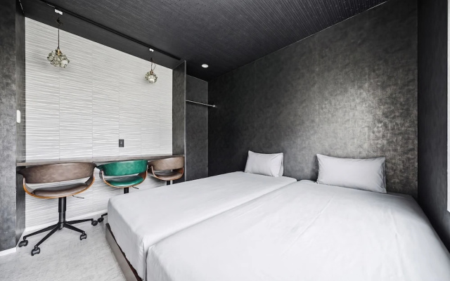 The Beehive Aioi – Guest Rooms – Otaru