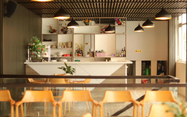 Skyhouse Hotel