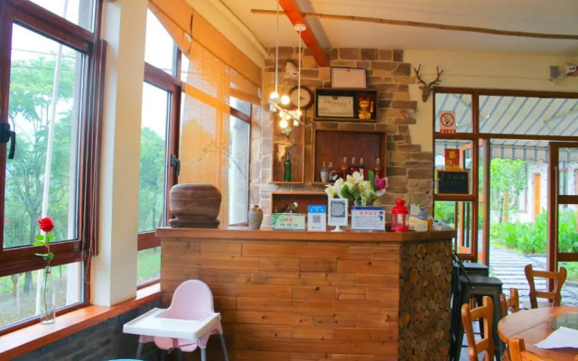 Moganshan Mountain Farmhouse