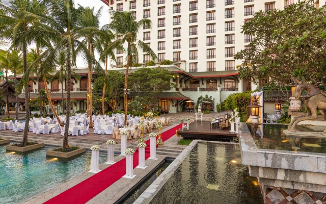 Chatrium Hotel Royal Lake Yangon