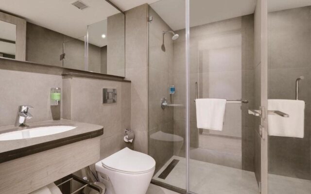 7 Apple Hotel Mahape