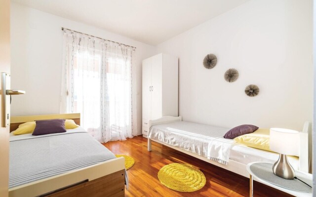 Awesome Home in Maslenica With Wifi and 3 Bedrooms