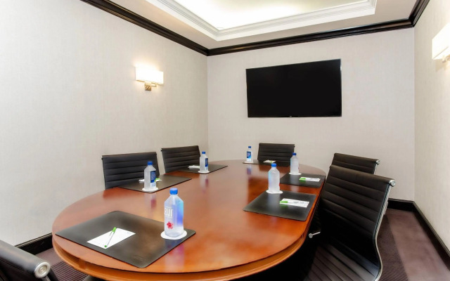 Courtyard by Marriott New York JFK Airport
