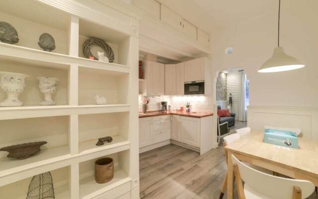 Stylish 1 Bed Apt w/ Terrace in Lesseps