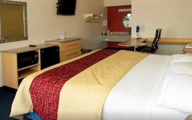 Rodeway Inn Fort Wayne Hotel