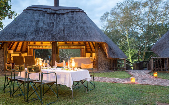 Rhino River Lodge