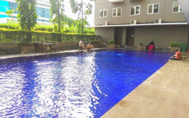 Minimalist Studio Room at Sunter Park View Apartment