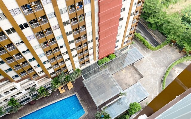 Cozy Stay Studio Apartment at LRT City Jatibening