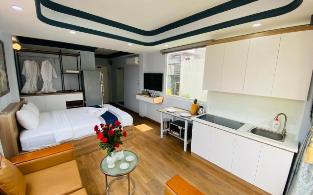 Home Away Homestay, City Center, D1