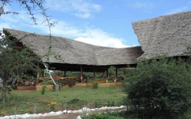 African Sunrise Lodge and Campsite