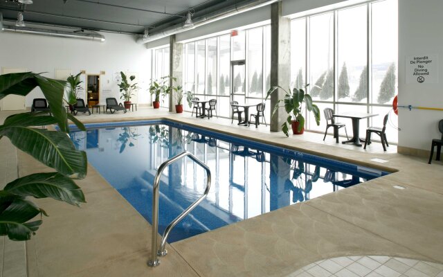 Holiday Inn & Suites Montreal Airport by IHG