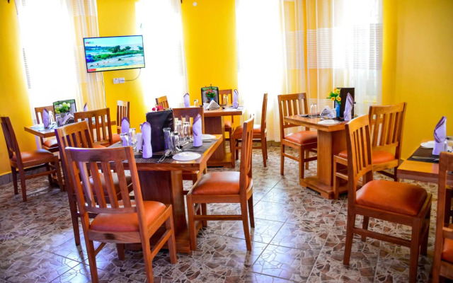 Crest Safari Lodge