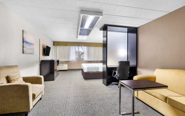 Quality Inn & Suites Altoona