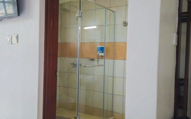 67 Airport Hotel