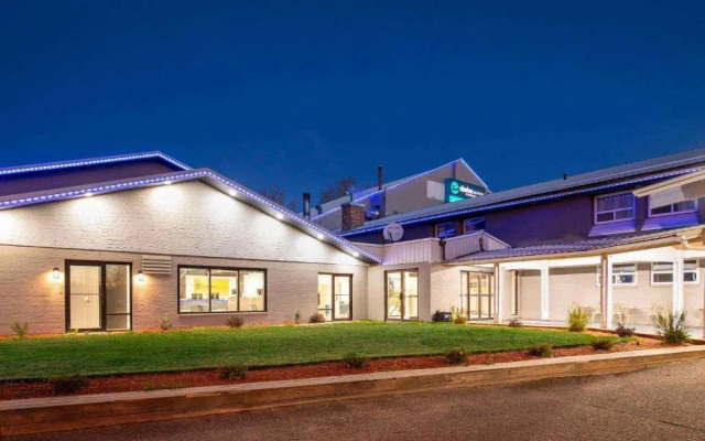 Clarion Pointe