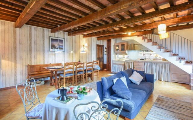 Beautiful Apartment in Monte Antico With 2 Bedrooms