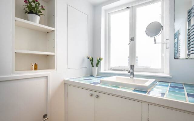 The Stunning Kenway Road House - AJE