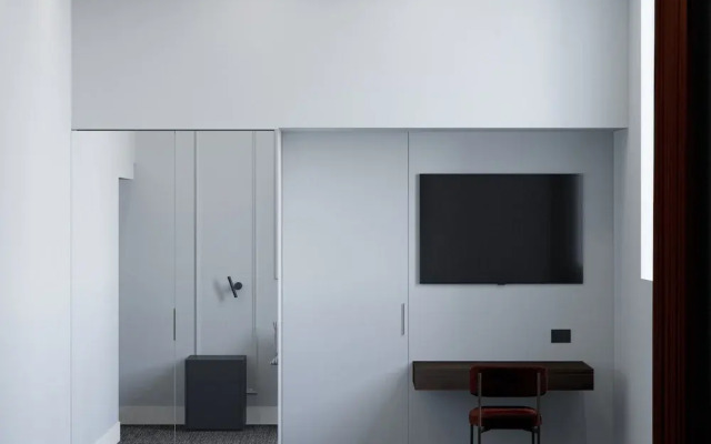 Golden House Vatican - Regolo