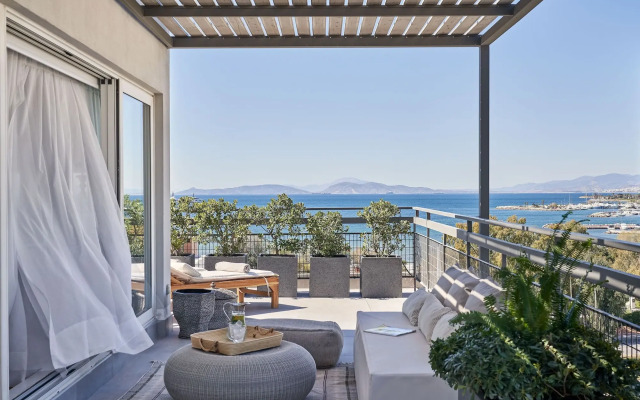 Sea View Cityscape Hotel