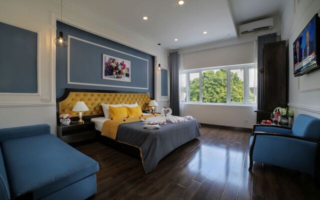 MF Louis Hotel