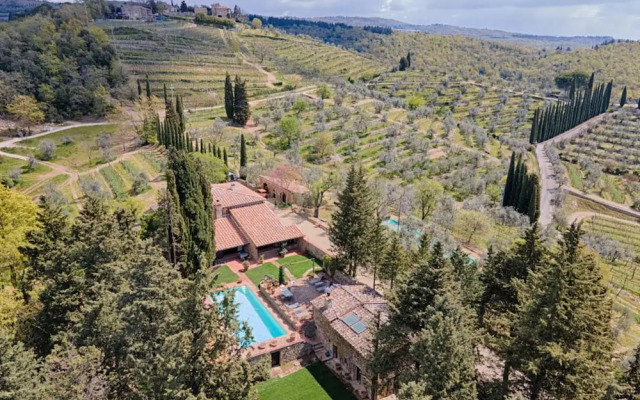 Villa in Castellina w Pool Garden Winery