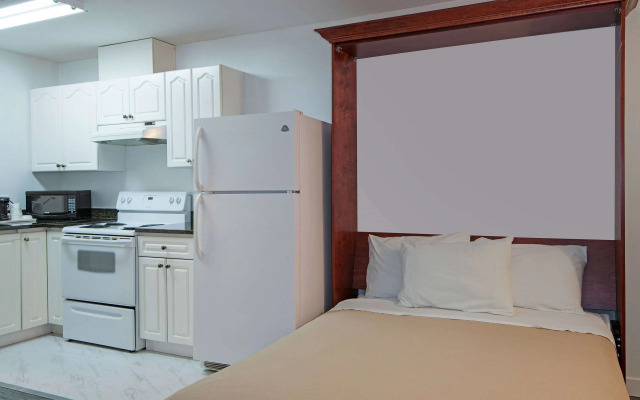 Travelodge by Wyndham Kamloops Mountview