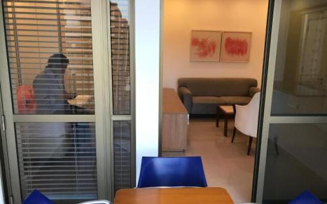 Flat Com 65 Metros Sala Duas Suites Cozinha Recem-Reformado