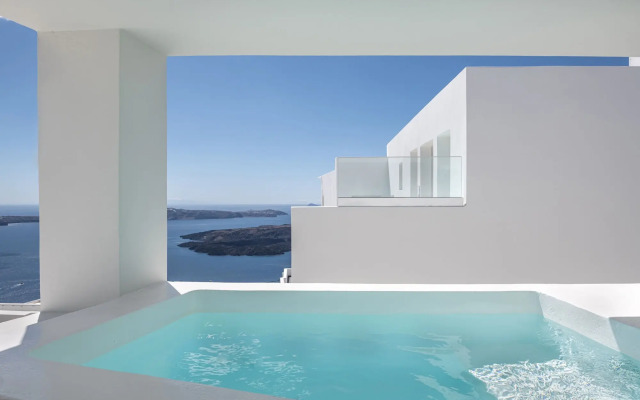 Akra Suites & Spa