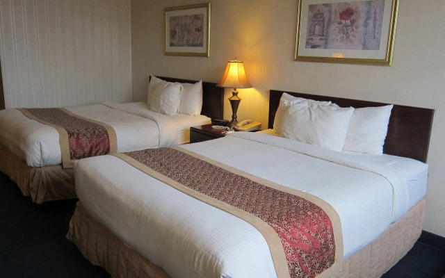 Toronto Plaza Hotel