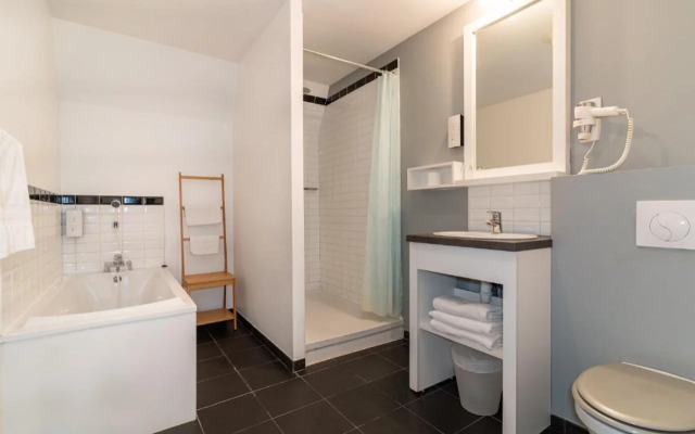 CALM Appart' & Hostel