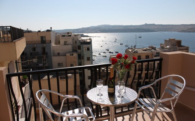 Seashells Penthouse Hot Tub Seaview by Getaways Malta