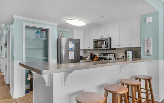 Majestic Beach Towers 1-1302