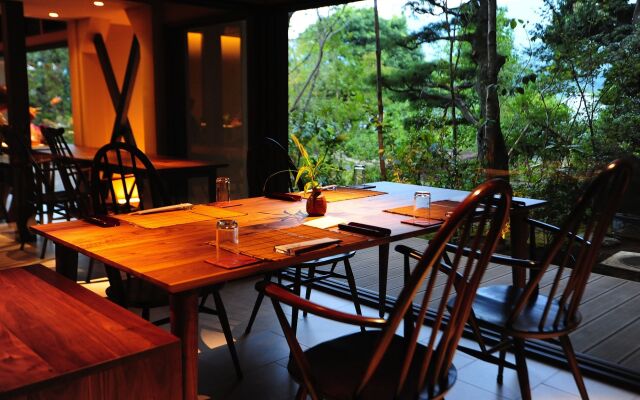 Yugawara Spa Ryokan Ashikari