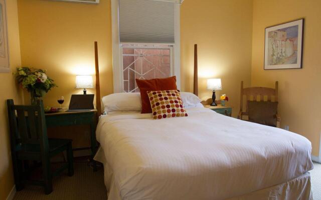 Inn on the Paseo
