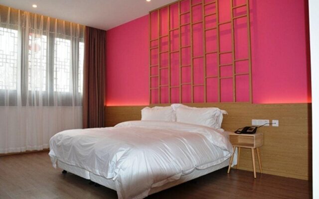Carton King Hotel