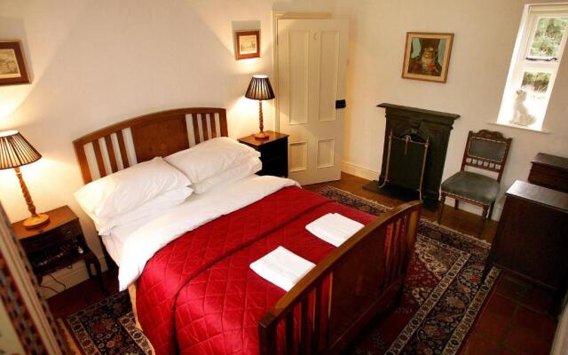 Triumphal Arch Lodge