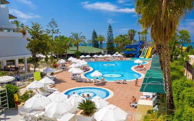 Holiday Park Resort Hotel