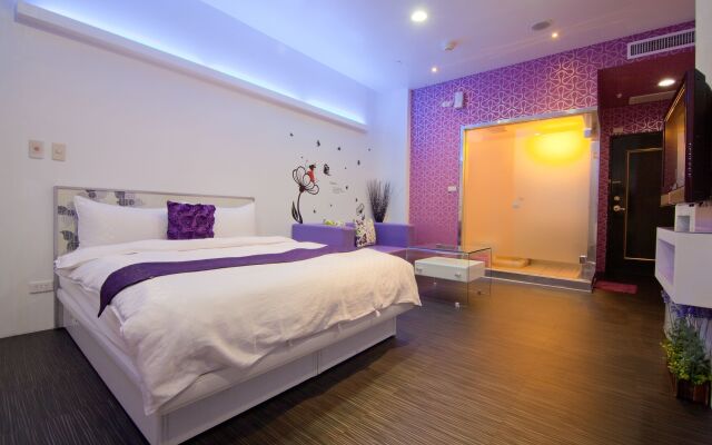 85 Love Hotel