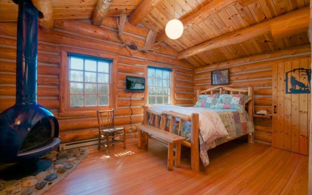 Macker's Cabin by JHRL