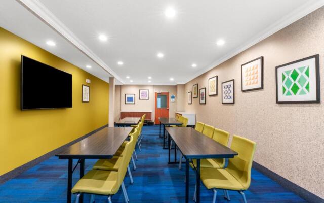 Holiday Inn Express & Suites Klamath Falls Central by IHG