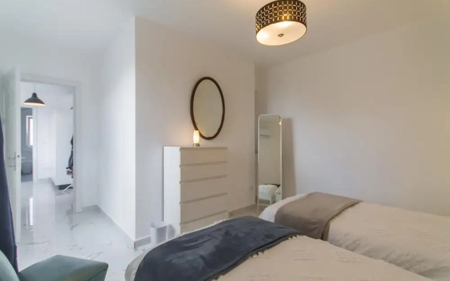 Sunny Penthouse Modern 2 bdr - Sliema