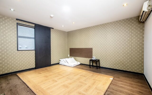M7 Business Hotel
