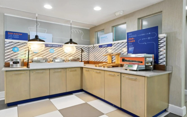 Holiday Inn Express Williamsburg North by IHG