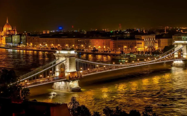 Wess11 Budapest Downtown