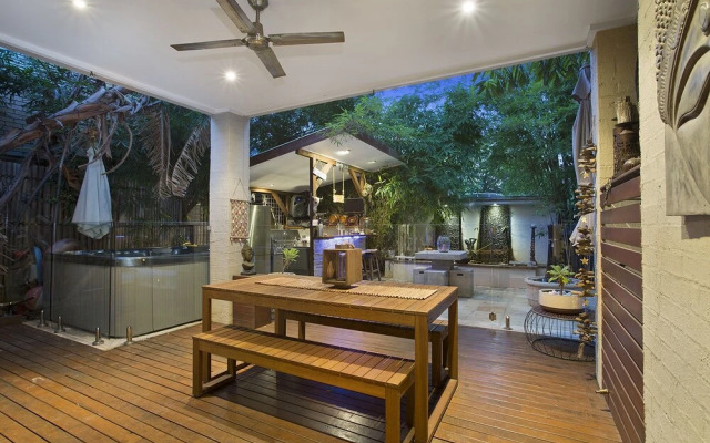 Resort Style Home near Airport & CBD